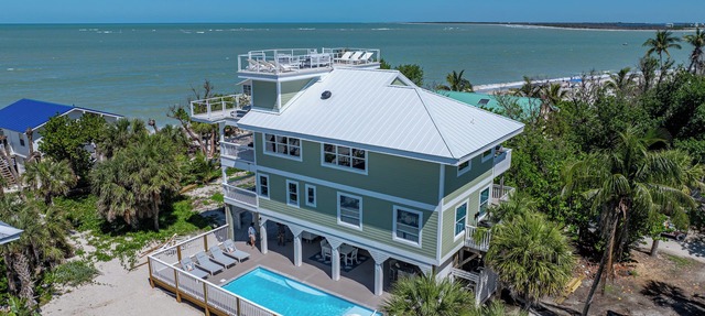 Serendipity - Pool; 2 Golf Carts: Club Membership; THIS IS LUXURY! in Captiva