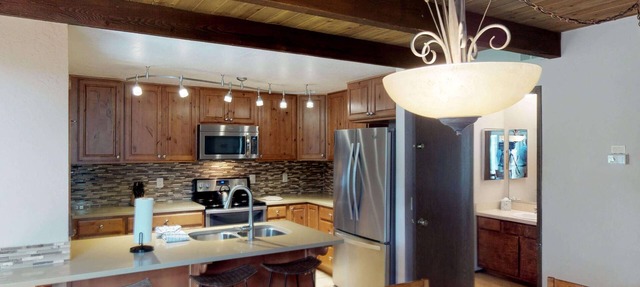 Serene Sunriver Lodge with Access to The Cove in Sunriver