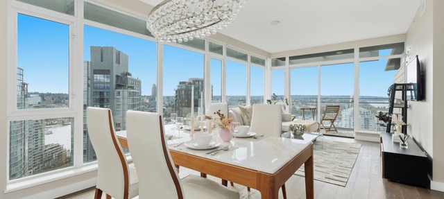Sky-High Luxury in Vibrant Yaletown Hub WaterViews in Vancouver