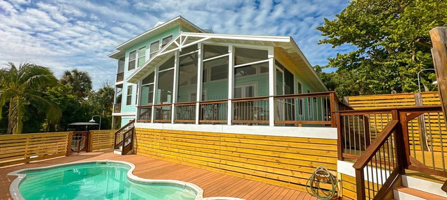 Solitude North Captiva, Carts, Dock, Private Pool, Club, Sleeps 12 in Captiva