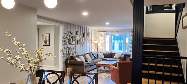 Spacious 6+ bdr 2 ba, walk to breweries & downtown in Burlington