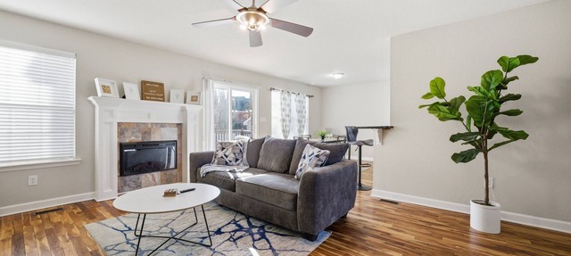 Spacious Family Oasis, 5 Bedrooms, Huge Yard & Garage in Hampton