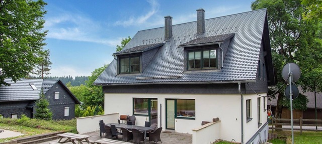Spacious holiday home with wood-burning stove in Eisfeld
