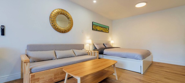 Spacious Studio for 4 | Full Kitchen + Laundry in Montréal