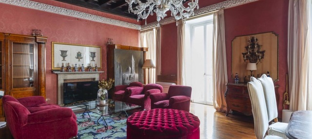 Spanish Steps Luxury Apartment in Rome