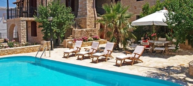 Stone-Villas Floor House in Ρούμελη