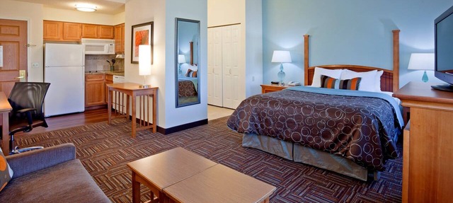 Studio in Eagan 5 Mns to Mall of America in Eagan