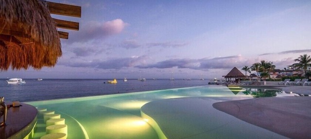 Stylish Caribbean Studio with Pools and Spa in San Miguel de Cozumel