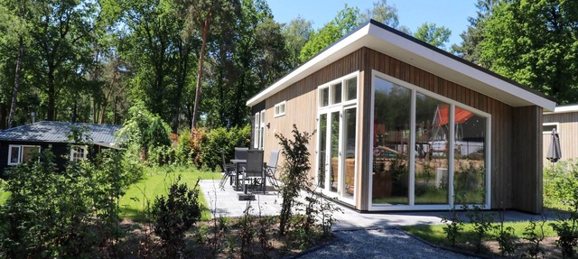 Stylish Hoenderloo Family Bungalow in Hoenderloo