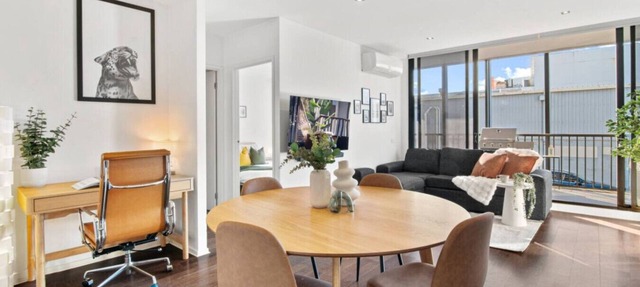Sunny Richmond Escape: 2BR + Large Balcony in Richmond