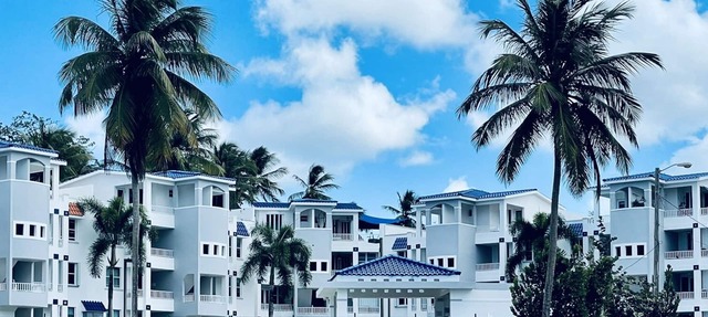 Table Rock Beachfront Penthouse Minutes from Rincon and Excellent Surfing in Aguada