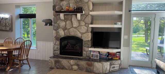 The Cabin: Fireplace RiverFront Pet Friendly Trails Dock in Squaw Lake