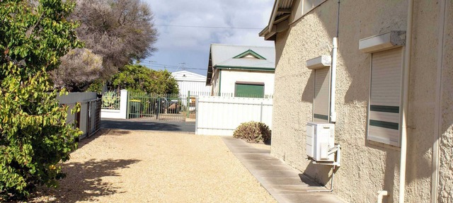 The Cosy Lap Summary: in Tailem Bend