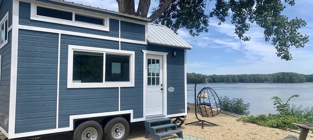 The Eagle's View - Tiny Home 4 in Bellevue