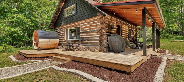 The Pearl. Log Cabin in woods. Sauna/Wood Fireplace/Pets ok. in Pillager