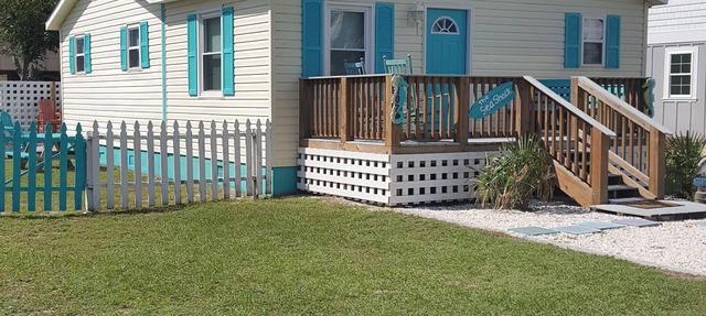 "The Sea Shack" Cottage Feet to Sand in Carolina Beach
