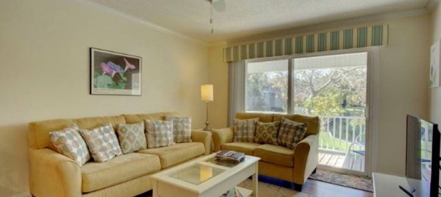 Thinking about Labor Day or Fall Break? Who needs leaves-Ocean Breeze for you! in Saint Simons Island