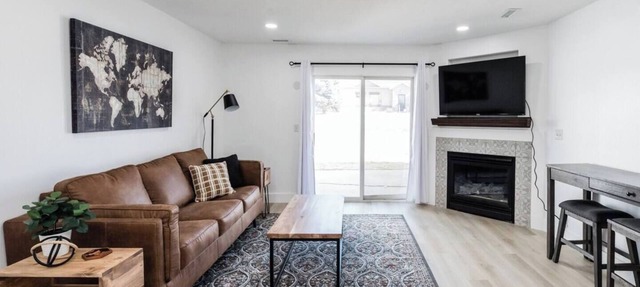 This condominium is a 2 bedroom(s), 1 bathrooms, located in North Logan, UT. in North Logan
