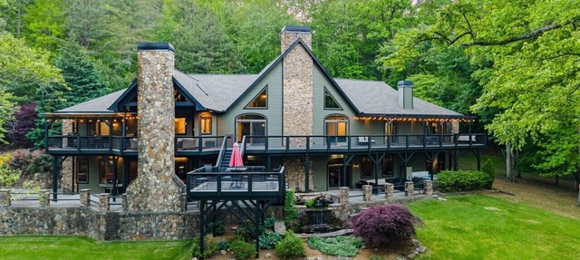 Toccoa Lodge Toccoa River Frontage 10000 sqft in Blue Ridge