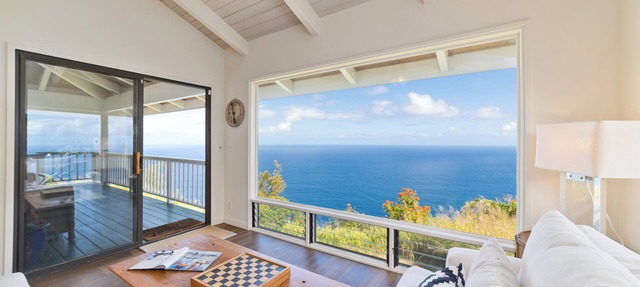 Tranquil Ocean View Cottage: Your Idyllic Escape at Waipio Valley, Big Island HI in Honokaa