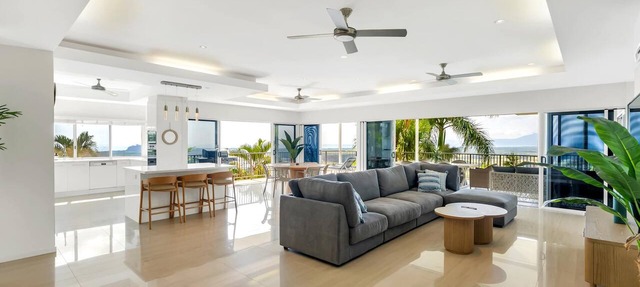 Tranquillity - Poolside Sanctuary & Rainforest Views in Smithfield