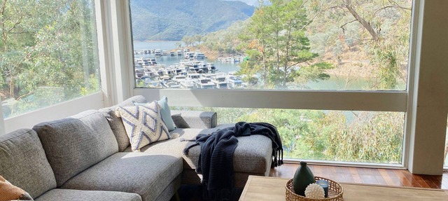 Treehouse @ Lake Eildon Marina - Your Private Lake Escape Awaits! in Eildon