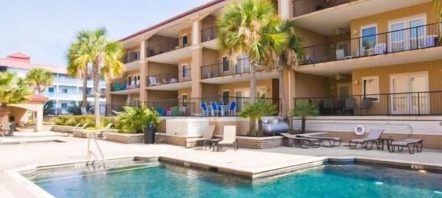 Two Mermaids PETS 2 POOLS HOT TUB in Tybee Island