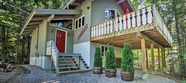 Updated Bartlett Home with Fire Pit by Storyland! in Bartlett
