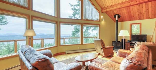 Updated Eastsound Home with Stunning Mountain and Ocean Views in Eastsound