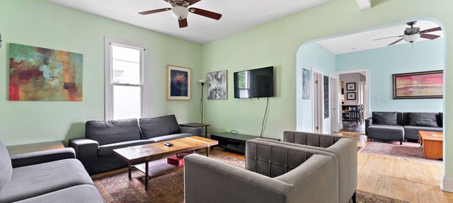 Victorian With An Amazing Location, Incredible Yard With Private outdoor Hot tub in Minneapolis