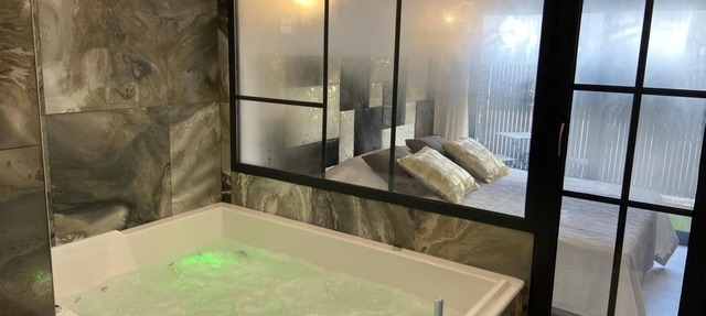 Villa ARBOR VITAE private pool 13km from the sea in LA CRAU