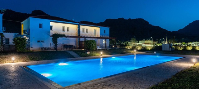 Villa Christalia. Cozy family Villa 300m from the beach with swimming pool. in Κολύμπια