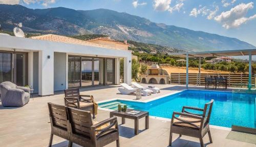 Villa Maria Theo in Mousata