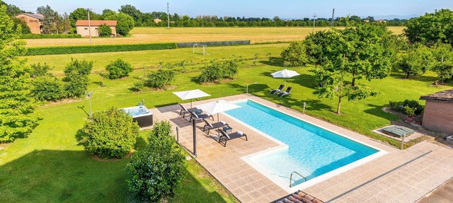 Villa with private pool, Casa delle Noci Country House, Pool and Spa in Emilia-Romagna