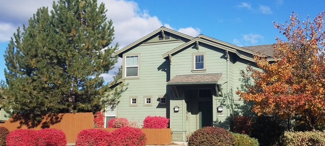 Walk To Old Mill District - Spacious Well-Appointed Town Home/Private Courtyard in Bend