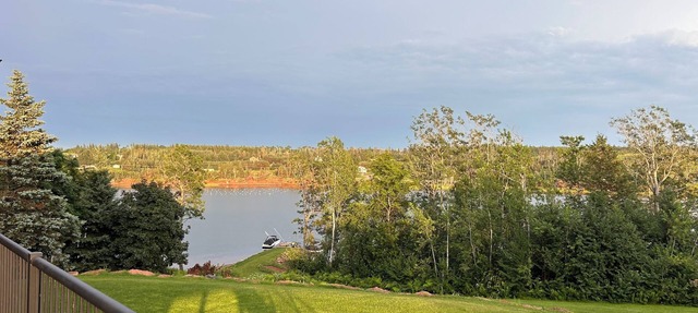 Waterfront home in the heart of Stanley Bridge in Stanley Bridge