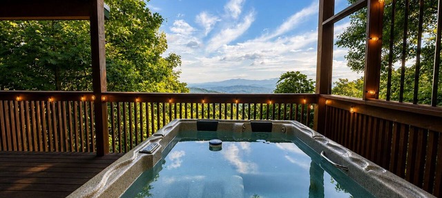 Worth The Climb, Hot tub, bears and Views! in Gatlinburg
