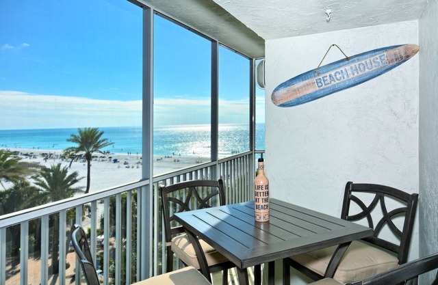 Ocean View Right on Beach 2br/2ba Steps to #1 Beach Directly on Siesta Key in Siesta Key