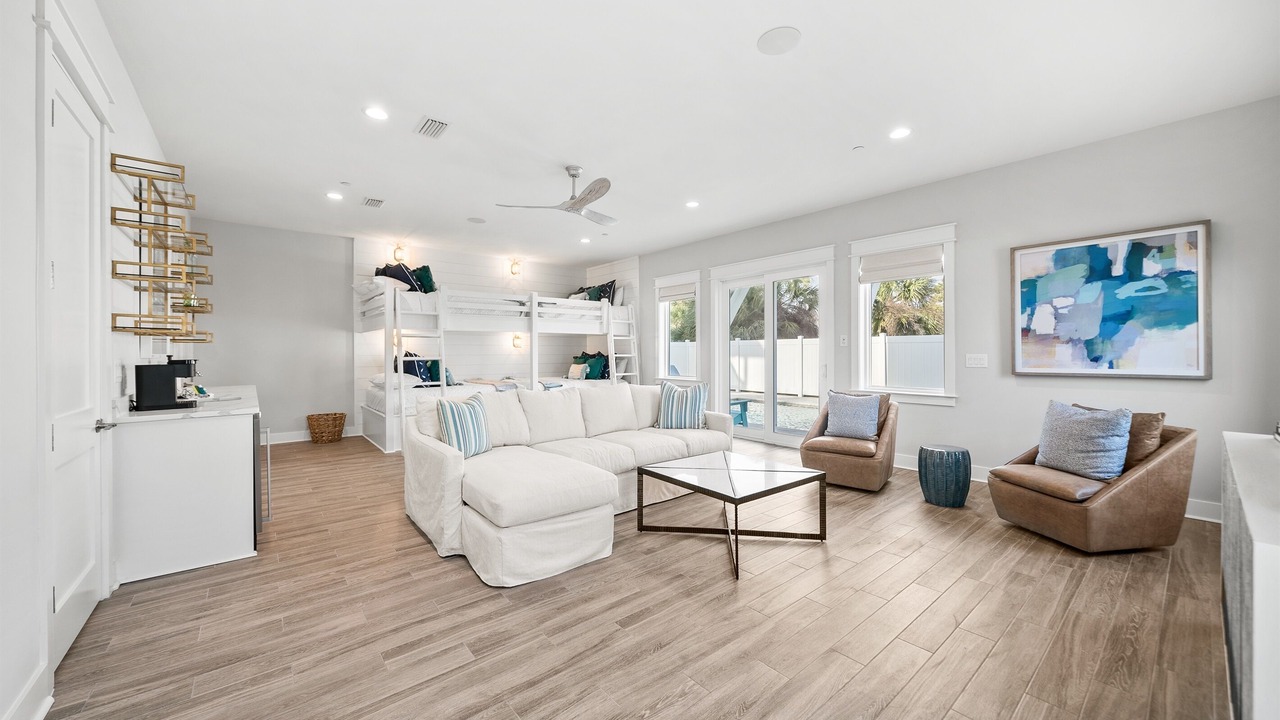 Photo of Bedroom in Lullwater Beach