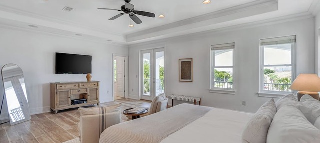 Sleeps 20, Private Pool, Putting Green, Walk to Beach Vitamin Sea by Avantstay in Miramar Beach