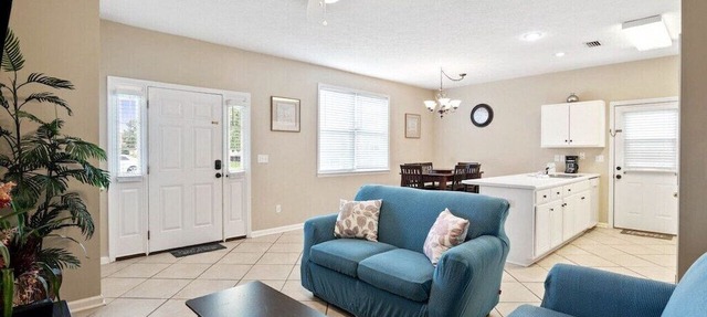 Private Home! 7 Min Walk to Beach! 2 bed/2 bath in Panama City Beach