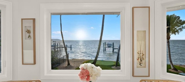 2026 SUMMER REDUCED RATES! WATERFRONT HOME, IN VILLAGE, POOL, HOT TUB, DOCK! in Captiva Island