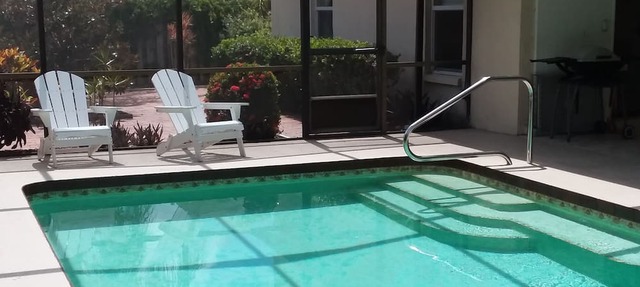 Circle Drive Venice Island Pool Home a Short Walk To Your Own Private Beach! in Venice