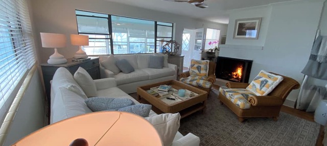 Classic Beach Bungalow Oceanfront, private beach path Ponte Vedra-S. Jax Beach in Jacksonville Beach