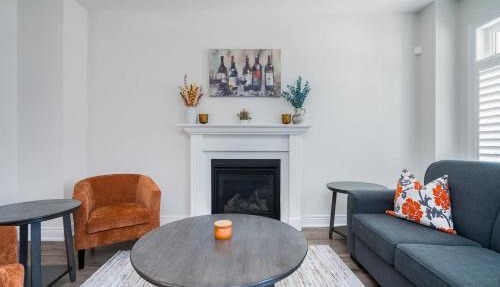 Luxury Mountain Townhome - Shuttle Patio & Trails in Blue Mountains