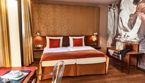 Vier Jahreszeiten Kempinski München in Munich